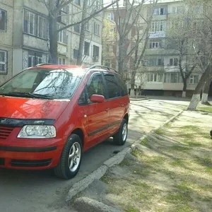 Продам машину Volkswagen Sharan 2002 года